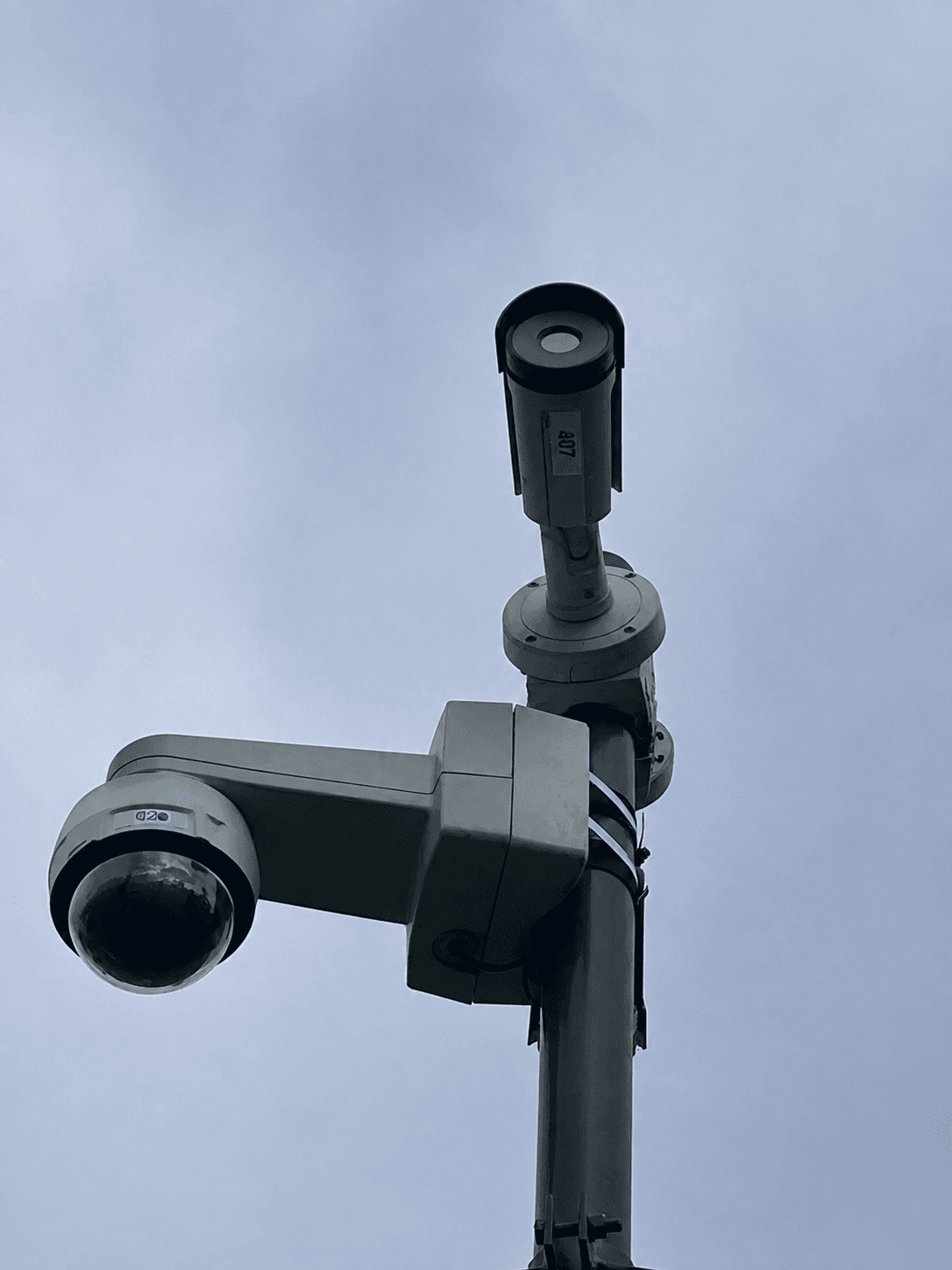 Camerabewaking op paal, geïnstalleerd door MIE-TEC